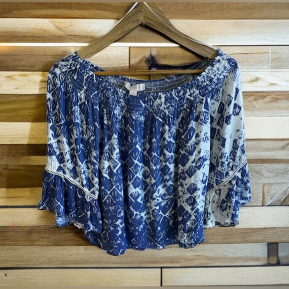 LoveStitch Tropical Print Off‎ the Shoulder Smocked Bell Sleeves Blouse size S - Picture 2 of 16